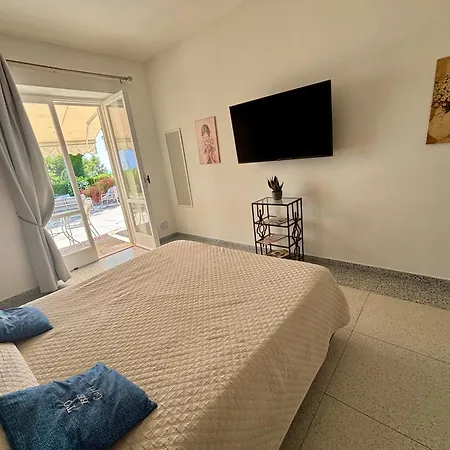 To Be Sea View לינה וארוחת בוקר